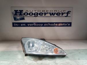 Used Headlight, right Ford Focus 1 Wagon 1.6 16V Price € 30,00 Margin scheme offered by Autobedrijf Hoogerwerf
