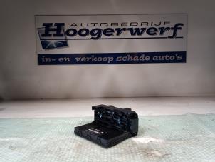 Used Comfort Module Mercedes CLK (R209) 3.5 350 V6 18V Price € 70,00 Margin scheme offered by Autobedrijf Hoogerwerf