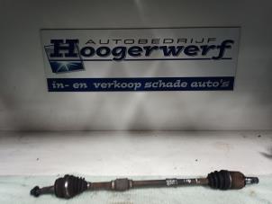 Usagé Arbre de transmission avant droit Hyundai i10 (F5) 1.0i 12V Prix € 75,00 Règlement à la marge proposé par Autobedrijf Hoogerwerf