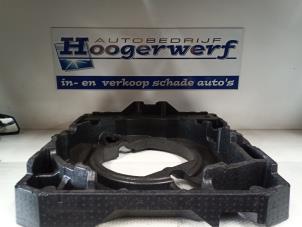 Used Spare wheel holder Peugeot 308 SW (L4/L9/LC/LJ/LR) 1.6 BlueHDi 120 Price € 50,00 Margin scheme offered by Autobedrijf Hoogerwerf