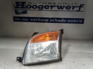 Used Headlight, left Ford Fusion 1.6 16V Price € 30,00 Margin scheme offered by Autobedrijf Hoogerwerf