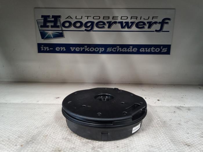 Używane Subwoofer Renault Megane IV Estate (RFBK) 1.5 Energy dCi 110 Cena € 60,00 Procedura marży oferowane przez Autobedrijf Hoogerwerf