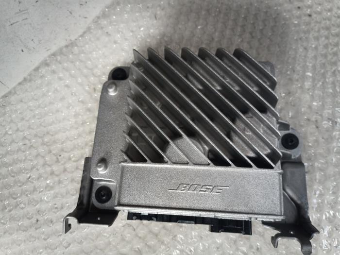 Radio amplifier from a Renault Megane IV Estate (RFBK) 1.5 Energy dCi 110 2018
