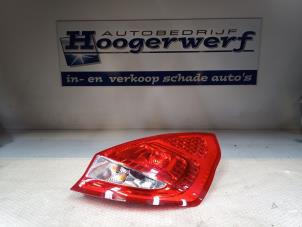 Usados Luz trasera derecha Ford Fiesta 6 (JA8) 1.6 16V Sport Precio € 20,00 Norma de margen ofrecido por Autobedrijf Hoogerwerf