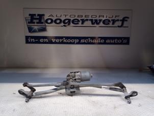Używane Silnik i mechanizm wycieraczki Audi A4 (B7) 2.0 20V Cena € 30,00 Procedura marży oferowane przez Autobedrijf Hoogerwerf