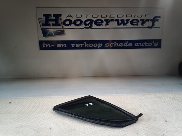 Usados Ventanilla triangular derecha detrás Suzuki Swift (ZA/ZC/ZD) 1.2 16V Precio € 20,00 Norma de margen ofrecido por Autobedrijf Hoogerwerf