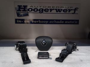 Used Airbag set + module Renault Express Price on request offered by Autobedrijf Hoogerwerf