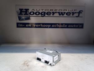 Używane Radioodtwarzacz CD Ford Fiesta 6 (JA8) 1.0 EcoBoost 12V 100 Cena € 70,00 Procedura marży oferowane przez Autobedrijf Hoogerwerf