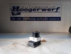 Usagé Pompe ABS Opel Astra H GTC (L08) 1.6 16V Twinport Prix € 125,00 Règlement à la marge proposé par Autobedrijf Hoogerwerf