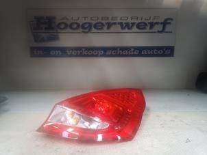 Używane Tylne swiatlo pozycyjne prawe Ford Fiesta 6 (JA8) 1.6 16V Sport Cena € 20,00 Procedura marży oferowane przez Autobedrijf Hoogerwerf