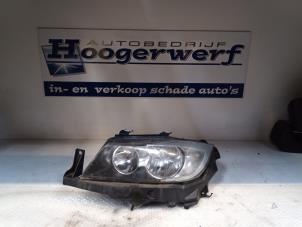 Used Headlight, left BMW 3 serie (E90) 318i 16V Price € 90,00 Margin scheme offered by Autobedrijf Hoogerwerf