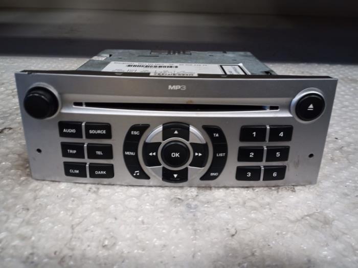 Radio/Lecteur CD d'un Peugeot 407 (6D) 2.0 HDiF 16V 2006
