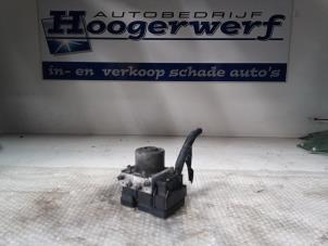 Używane Pompa ABS Mazda 3 Sport (BK14) 1.6i 16V Cena € 30,00 Procedura marży oferowane przez Autobedrijf Hoogerwerf