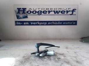 Used Rear wiper motor Volkswagen Up! (121) 1.0 TSI 12V Price € 20,00 Margin scheme offered by Autobedrijf Hoogerwerf