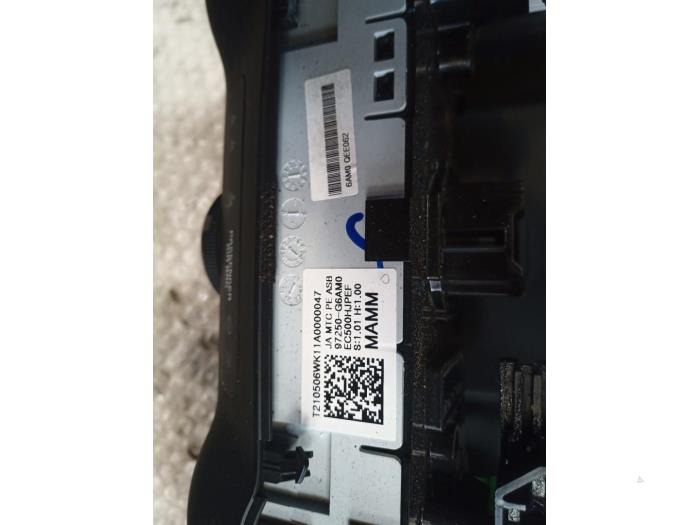 Air conditioning control panel from a Kia Picanto (JA) 1.0 DPi 12V 2021