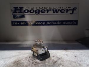 Używane Pompa ABS Honda HR-V (GH) 1.6 16V 4x4 Cena € 30,00 Procedura marży oferowane przez Autobedrijf Hoogerwerf