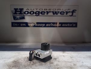 Usagé Pompe ABS Mercedes C (W203) 1.8 C-180K 16V Prix € 40,00 Règlement à la marge proposé par Autobedrijf Hoogerwerf