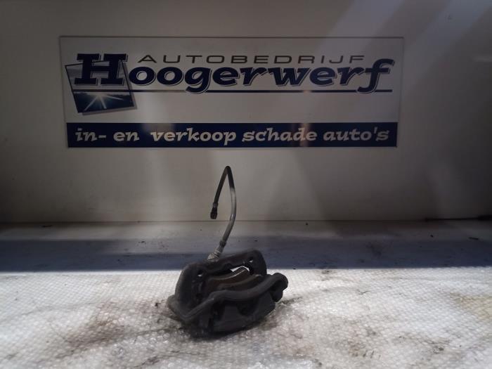 Gebrauchte Bremszange links vorne Mercedes C (W203) 1.8 C-180K 16V Preis € 25,00 Margenregelung angeboten von Autobedrijf Hoogerwerf
