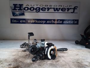 Usagé Boîtier colonne de direction complet Suzuki Splash 1.2 16V Prix € 75,00 Règlement à la marge proposé par Autobedrijf Hoogerwerf