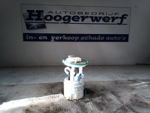 Used Electric fuel pump Renault Clio V (RJAB) 1.0 TCe 100 12V Price € 90,00 Margin scheme offered by Autobedrijf Hoogerwerf
