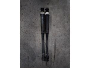 Used Shock absorber kit Renault Clio V (RJAB) 1.0 TCe 100 12V Price € 75,00 Margin scheme offered by Autobedrijf Hoogerwerf