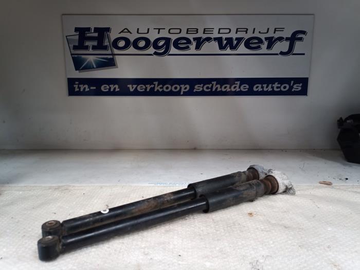 Begagnade Stötfångarset Ford Fiesta 6 (JA8) 1.25 16V Pris € 20,00 Marginaltabell erbjuds av Autobedrijf Hoogerwerf