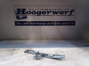 Gebrauchte Fenstermechanik 4-türig rechts hinten Opel Corsa E 1.0 SIDI Turbo 12V Preis € 15,00 Margenregelung angeboten von Autobedrijf Hoogerwerf