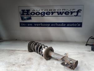 Usagé Barre amortisseur avant droit Mitsubishi Colt (Z2/Z3) 1.3 16V Prix € 25,00 Règlement à la marge proposé par Autobedrijf Hoogerwerf