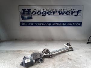 Used Wiper motor + mechanism Mitsubishi Colt (Z2/Z3) 1.3 16V Price € 35,00 Margin scheme offered by Autobedrijf Hoogerwerf