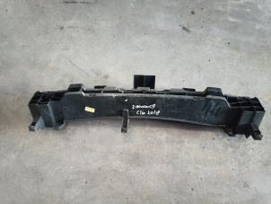 Used Rear bumper frame Renault Clio IV (5R) 0.9 Energy TCE 90 12V Price € 40,00 Margin scheme offered by Autobedrijf Hoogerwerf