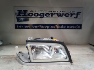 Used Headlight, right Mercedes C (W202) 1.8 C-180 16V Price € 30,00 Margin scheme offered by Autobedrijf Hoogerwerf