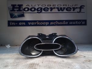 Used Odometer KM Renault Clio IV (5R) 0.9 Energy TCE 90 12V Price € 125,00 Margin scheme offered by Autobedrijf Hoogerwerf
