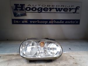 Used Headlight, right Volkswagen Golf IV (1J1) 1.6 Price € 25,00 Margin scheme offered by Autobedrijf Hoogerwerf