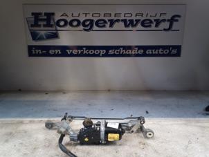Used Wiper motor + mechanism Renault Clio IV (5R) 0.9 Energy TCE 90 12V Price € 90,00 Margin scheme offered by Autobedrijf Hoogerwerf