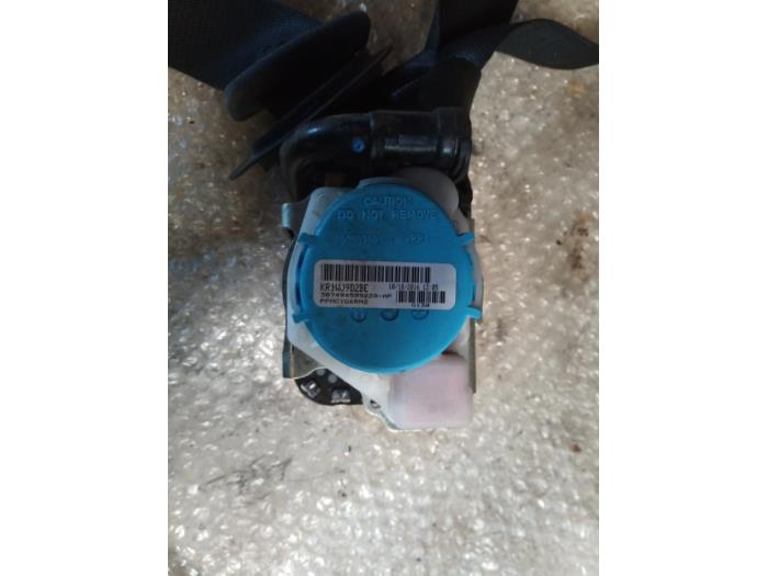 Front seatbelt, left from a Mercedes-Benz CLA (117.3) 1.6 CLA-180 16V 2016