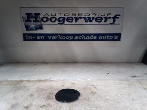 Used Tank cap cover Renault Clio IV (5R) 0.9 Energy TCE 90 12V Price € 15,00 Margin scheme offered by Autobedrijf Hoogerwerf