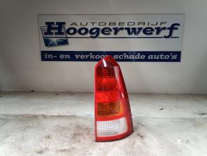 Usados Luz trasera derecha Ford Focus 1 Wagon 1.6 16V Precio € 20,00 Norma de margen ofrecido por Autobedrijf Hoogerwerf