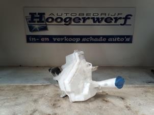 Used Front windscreen washer reservoir Hyundai i30 (GDHB5) 1.6 CRDi 16V VGT Price € 35,00 Margin scheme offered by Autobedrijf Hoogerwerf