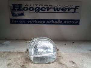 Used Headlight, right Renault Twingo (C06) 1.2 Price € 20,00 Margin scheme offered by Autobedrijf Hoogerwerf