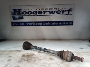 Usagé Arbre de transmission arrière gauche BMW 5 serie (E60) 520i 24V Prix € 45,00 Règlement à la marge proposé par Autobedrijf Hoogerwerf