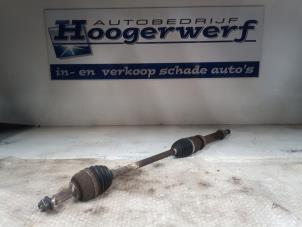 Used Front drive shaft, right Renault Clio III (BR/CR) 1.2 16V 75 Price € 30,00 Margin scheme offered by Autobedrijf Hoogerwerf