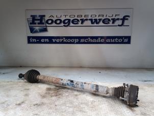 Usagé Arbre de transmission avant droit Volkswagen Touran (1T1/T2) 1.9 TDI 105 Prix € 30,00 Règlement à la marge proposé par Autobedrijf Hoogerwerf