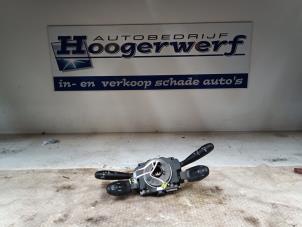 Używane Przelacznik Combi kolumny kierownicy Peugeot 206 (2A/C/H/J/S) 1.4 XR,XS,XT,Gentry Cena € 49,99 Procedura marży oferowane przez Autobedrijf Hoogerwerf