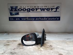 Used Wing mirror, left Renault Clio III (BR/CR) 1.2 16V 75 Price € 20,00 Margin scheme offered by Autobedrijf Hoogerwerf