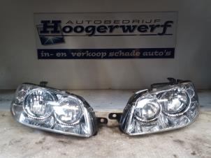 Używane Zestaw reflektorów lewy + prawy Fiat Punto II (188) 1.2 60 S Cena € 60,00 Procedura marży oferowane przez Autobedrijf Hoogerwerf
