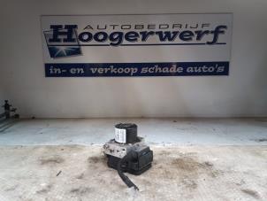 Usagé Pompe ABS Opel Astra J (PC6/PD6/PE6/PF6) 1.6 Turbo 16V Prix € 120,00 Règlement à la marge proposé par Autobedrijf Hoogerwerf