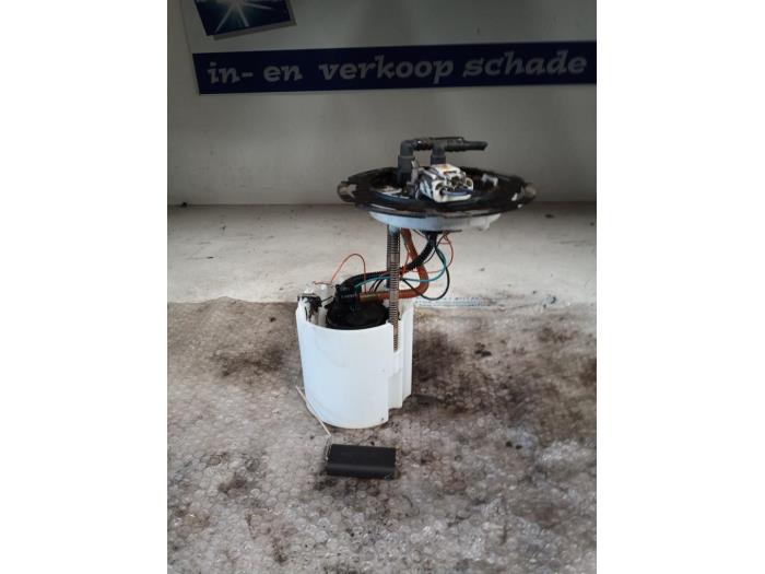 Bomba eléctrica de combustible de un Opel Astra J (PC6/PD6/PE6/PF6) 1.6 Turbo 16V 2011