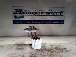 Usados Bomba eléctrica de combustible Opel Astra J (PC6/PD6/PE6/PF6) 1.6 Turbo 16V Precio € 30,00 Norma de margen ofrecido por Autobedrijf Hoogerwerf