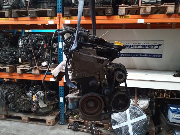 Used Engine Renault Twingo II (CN) 1.2 16V Price € 250,00 Margin scheme offered by Autobedrijf Hoogerwerf
