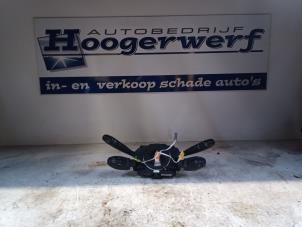 Używane Przelacznik Combi kolumny kierownicy Peugeot 206 (2A/C/H/J/S) 1.4 XR,XS,XT,Gentry Cena € 90,75 Z VAT oferowane przez Autobedrijf Hoogerwerf